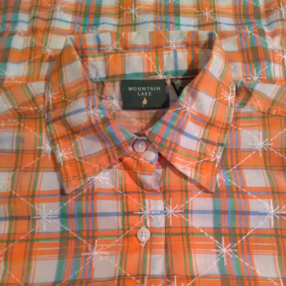 MOUNTAIN LAKE Women's Small button down shirt. - Picture 3 of 4